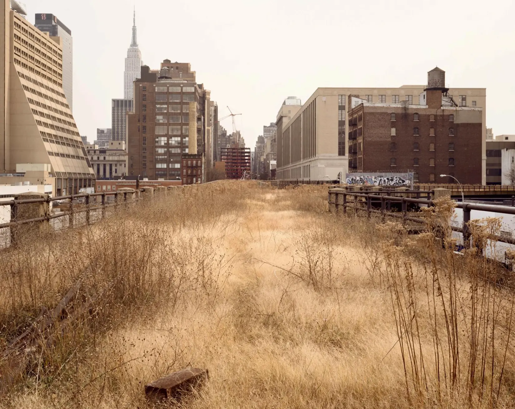 Joel Sternfeld, A View towards the Empire State Building, November 2000, 2000